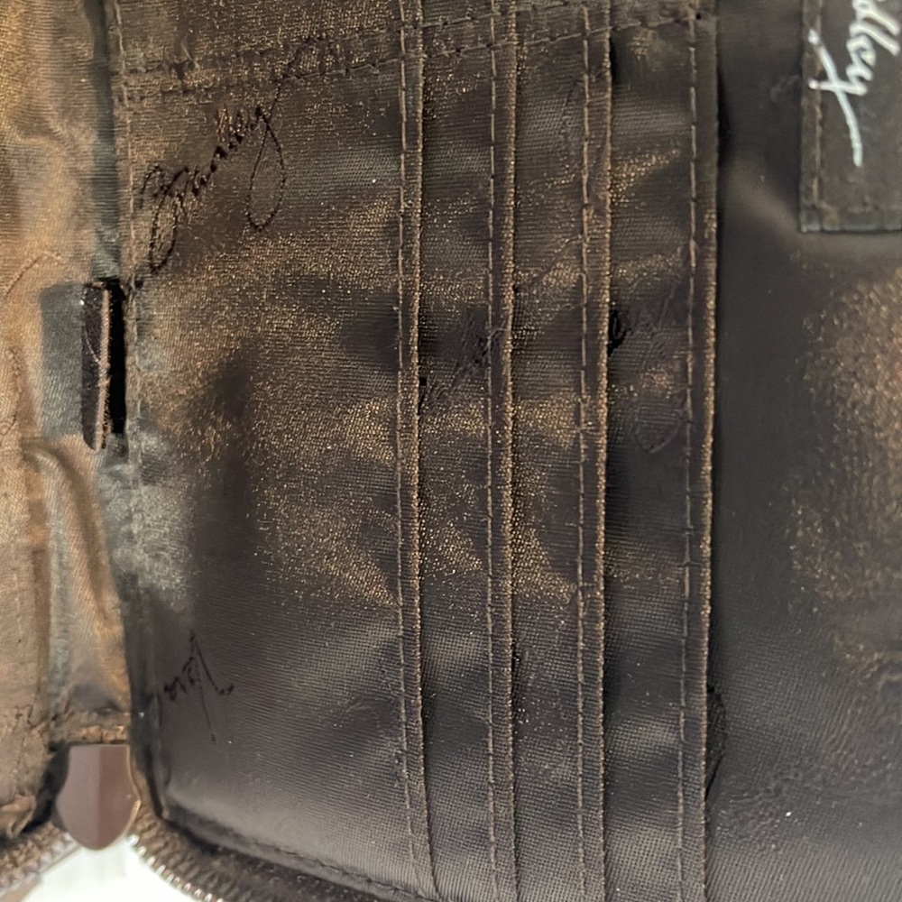 Vera Bradley fabric wallet with zippered coin purse and holds at least 9 cards - Picture 9 of 12